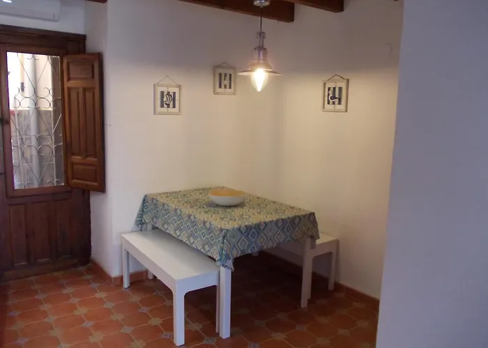 - El Rincon De La Muralla *
